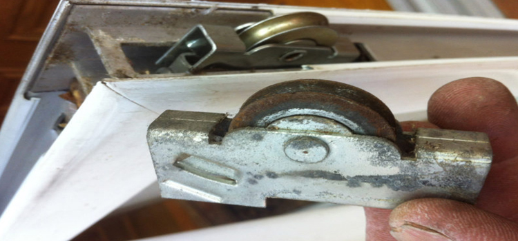 screen door roller repair in Country Walk